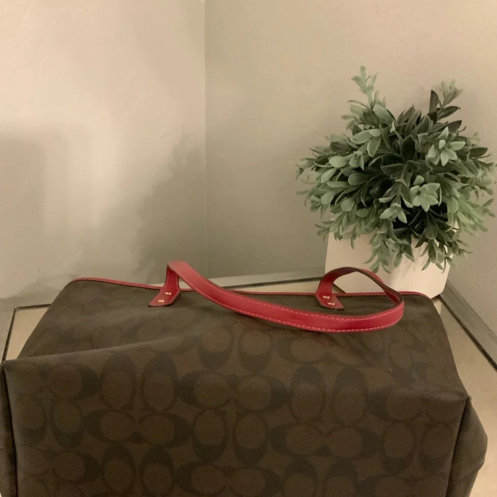 Coach Signature City Zip Tote - Brown True Red